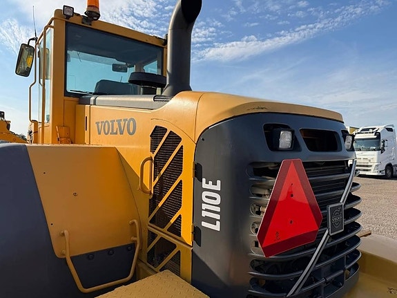 Volvo L110E 24 of 24
