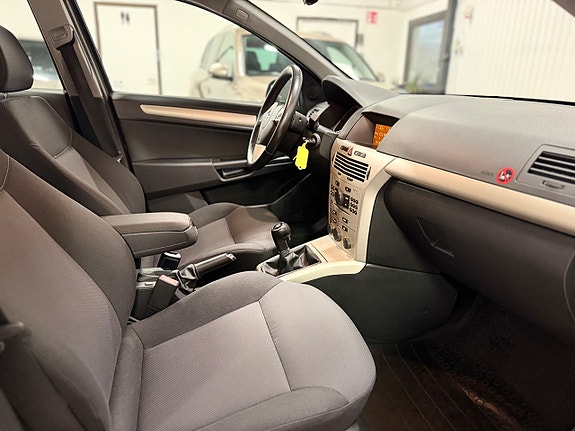 Opel Astra 14 of 19