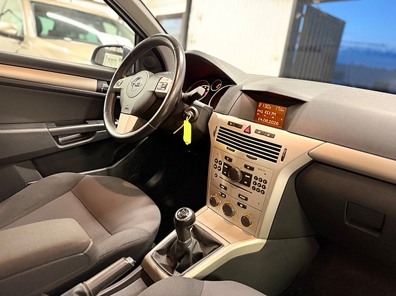 Opel Astra 15 of 19
