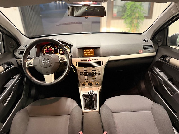 Opel Astra 16 of 19