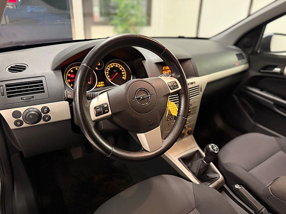 Opel Astra 11 of 19