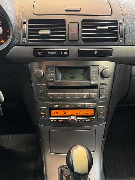 Toyota Avensis 10 of 19