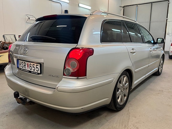 Toyota Avensis 6 of 19