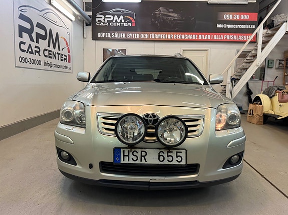 Toyota Avensis 4 of 19