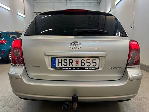 Toyota Avensis 7 of 19