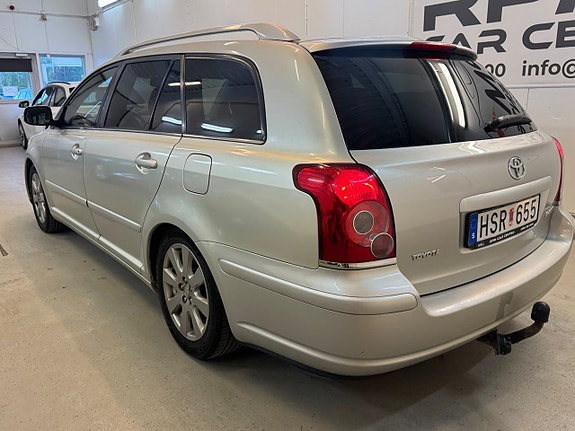 Toyota Avensis 5 of 19