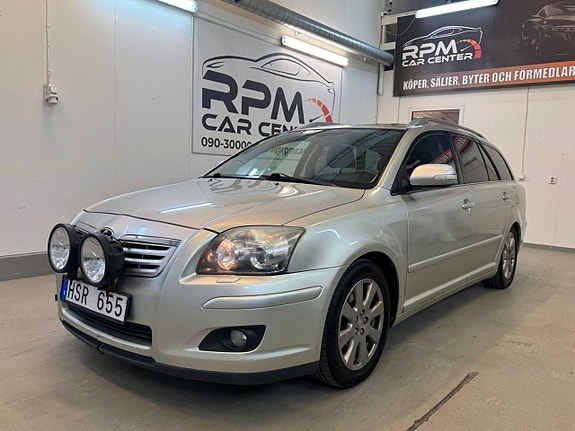 Toyota Avensis 3 of 19
