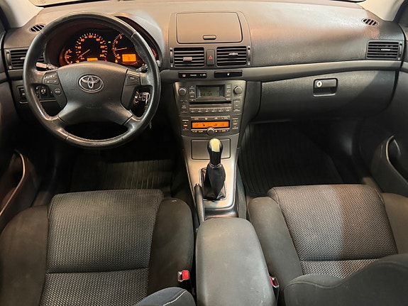 Toyota Avensis 11 of 19