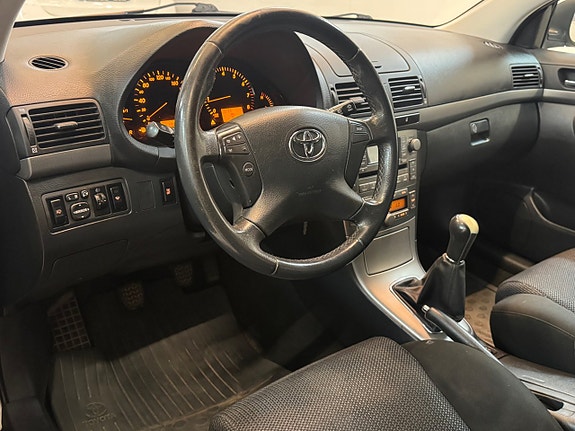 Toyota Avensis 8 of 19