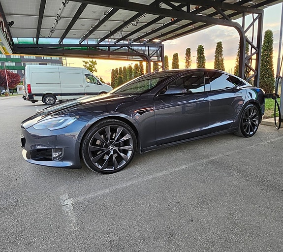 Tesla Model S 6 of 13