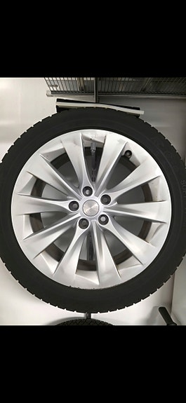 Tesla Model S 12 of 13