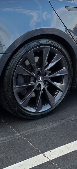 Tesla Model S 11 of 13