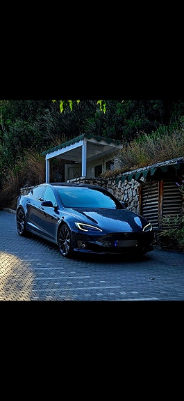Tesla Model S 2 of 13