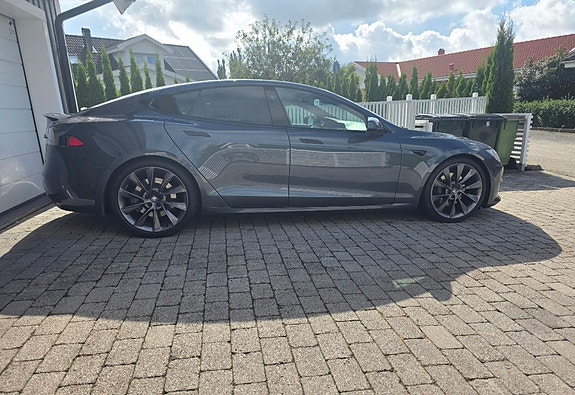 Tesla Model S 5 of 13