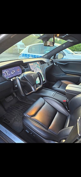 Tesla Model S 8 of 13