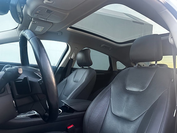Ford Mondeo 16 of 16
