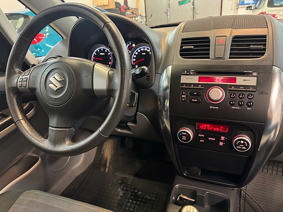 Suzuki SX4 10 of 21