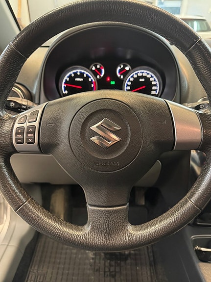 Suzuki SX4 9 of 21