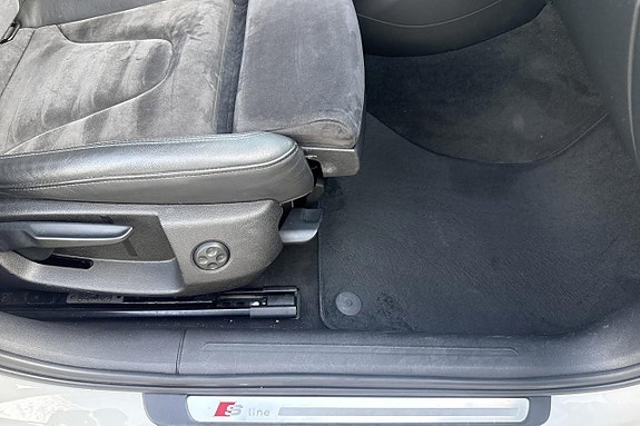Audi A4 14 of 21