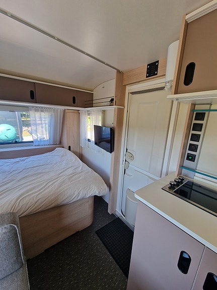 Adria 563 PT 5 of 9