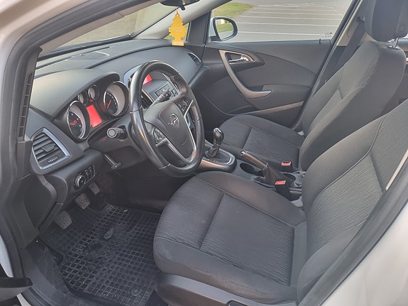 Opel Astra 19 of 26