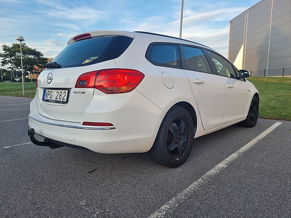 Opel Astra 2 of 26