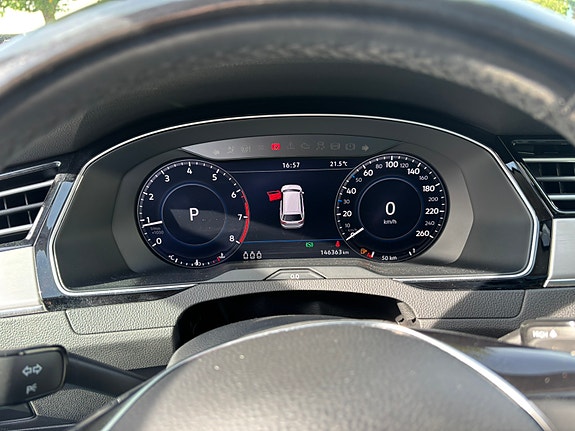 Volkswagen Passat 7 of 9