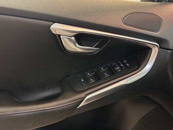 Volvo V40 Cross Country 25 of 28