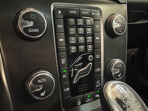 Volvo V40 Cross Country 21 of 28