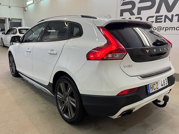 Volvo V40 Cross Country 5 of 28