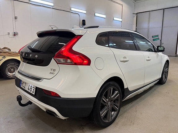 Volvo V40 Cross Country 6 of 28