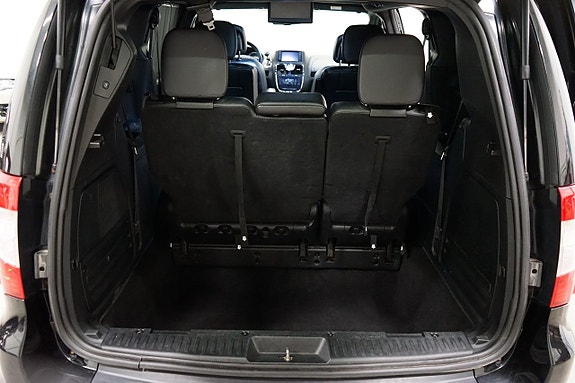 Lancia Voyager 16 of 17