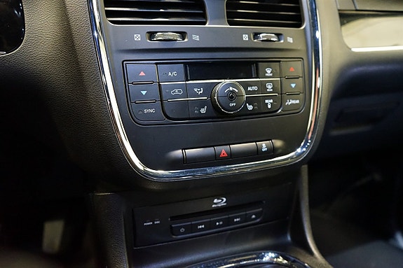 Lancia Voyager 11 of 17