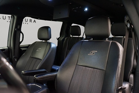 Lancia Voyager 9 of 17