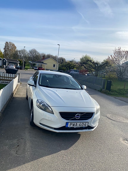 Volvo V40 2 of 3