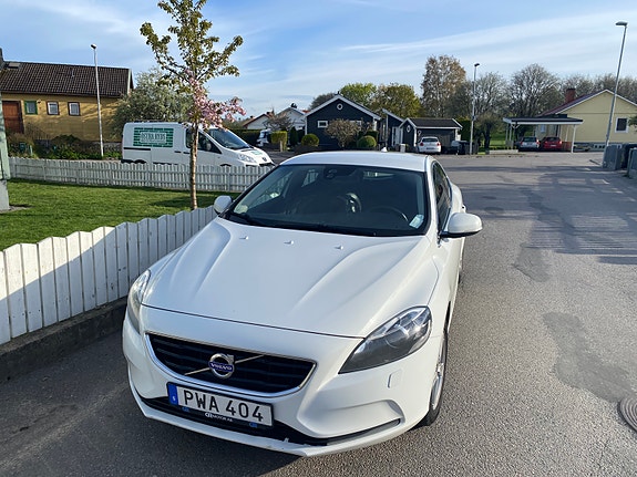 Volvo V40 3 of 3