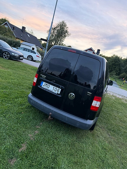 Volkswagen Caddy Maxi 3 of 8