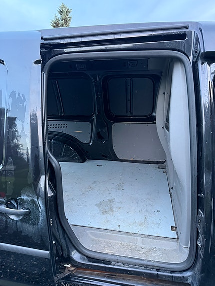 Volkswagen Caddy Maxi 6 of 8