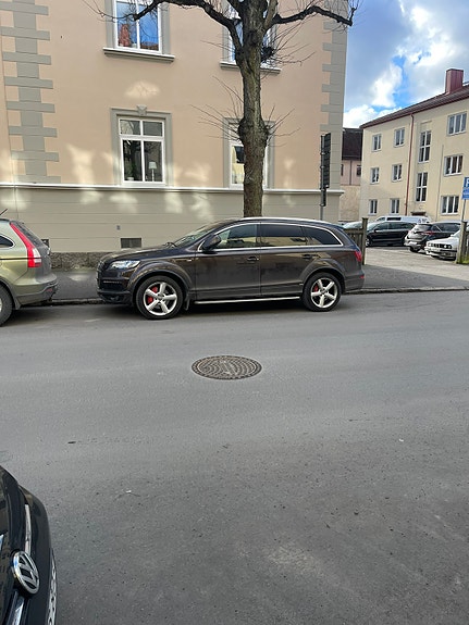 Audi Q7 2 of 10