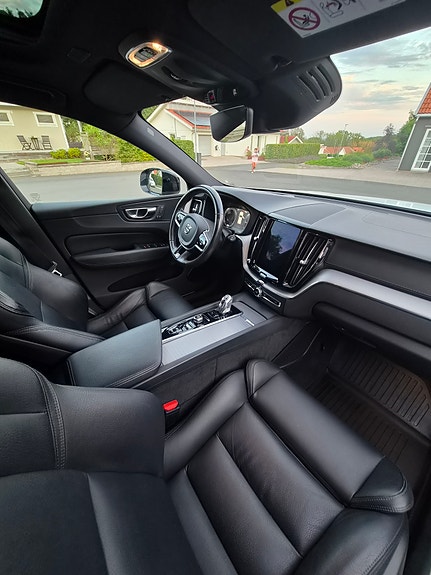 Volvo XC60 5 of 29
