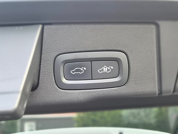 Volvo XC60 25 of 29