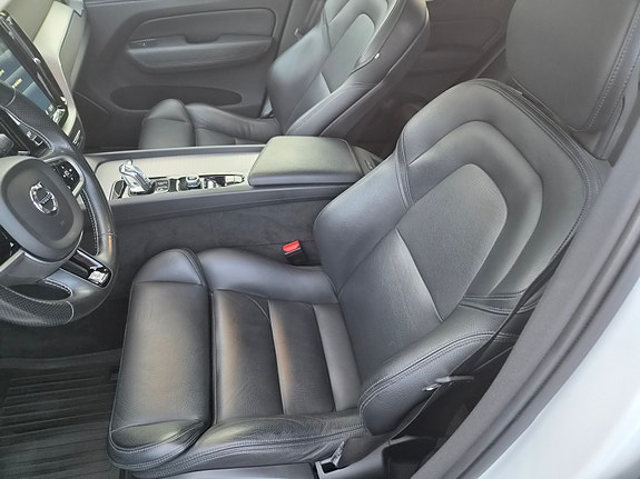 Volvo XC60 15 of 29