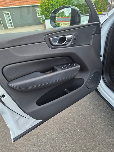 Volvo XC60 13 of 29