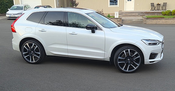 Volvo XC60 2 of 29