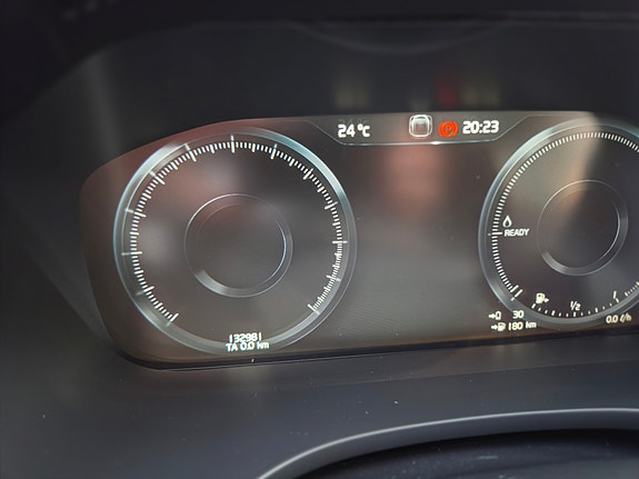Volvo XC60 18 of 29