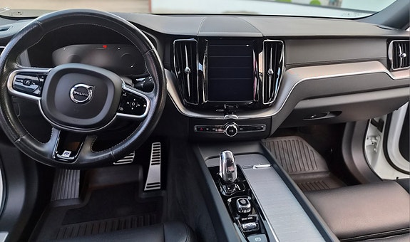 Volvo XC60 20 of 29