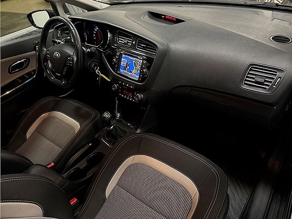 Kia Ceed 10 of 23