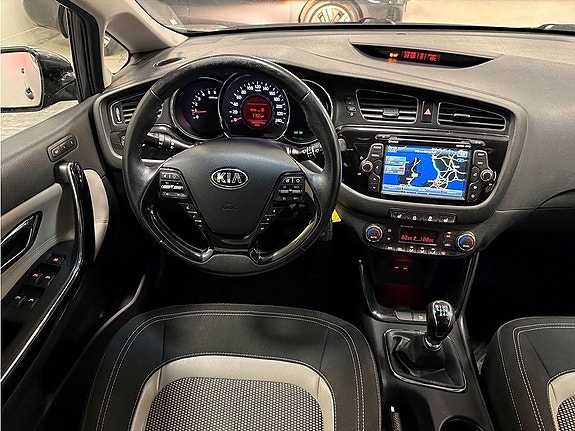 Kia Ceed 12 of 23