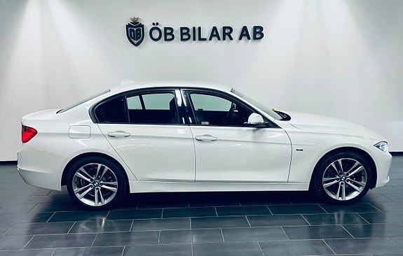 BMW 328i 2 of 16