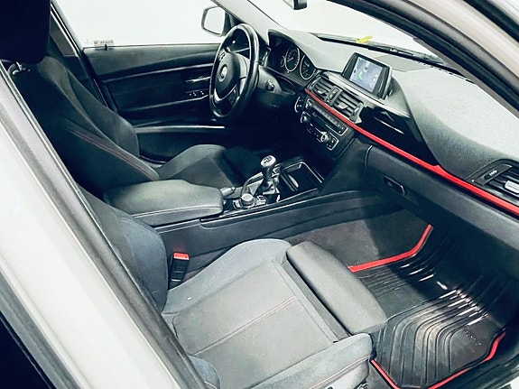 BMW 328i 7 of 16